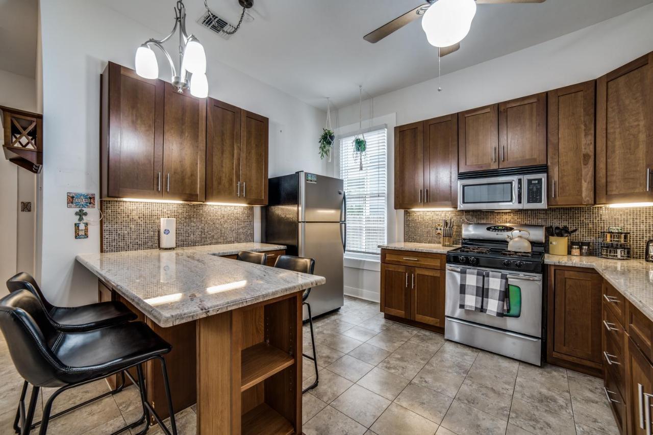 Downtown Historic 2Bdrm, Walk To Riverwalk, Alamo; Beautifully Renovated! San Antonio Exterior photo