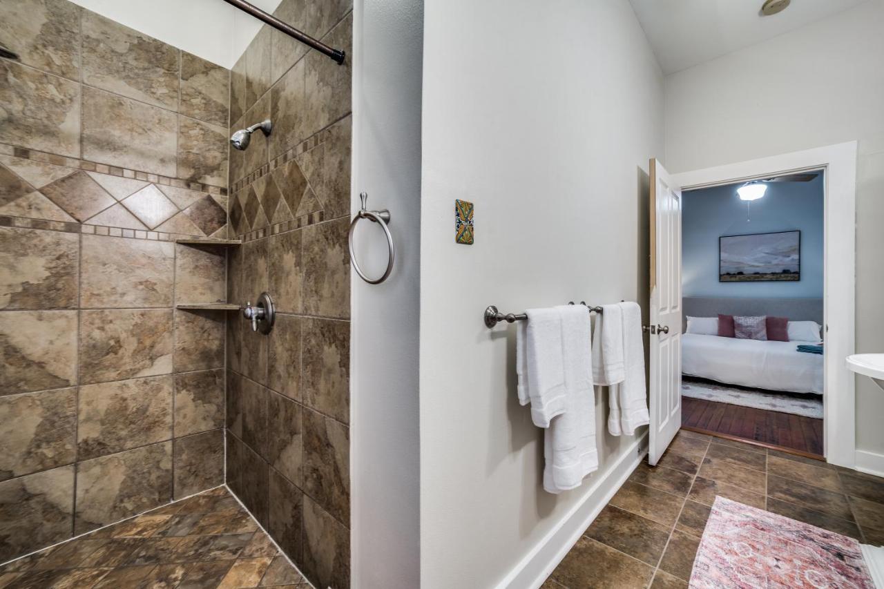 Downtown Historic 2Bdrm, Walk To Riverwalk, Alamo; Beautifully Renovated! San Antonio Exterior photo
